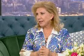 Το ζευγάρι αποφεύγει τις δημόσιες εμφανίσεις μπροστά στα φλας και τις κάμερες, για αυτό και το πρόσωπό του δεν είναι γνωστό για το ευρύ κοινό. Litsa Patera Oi Problepseis Twn Zwdiwn Gia Shmera Binteo Enothtes Koinwnia Real Gr