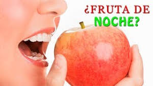 Es Bueno Comer Fruta De Noche Youtube