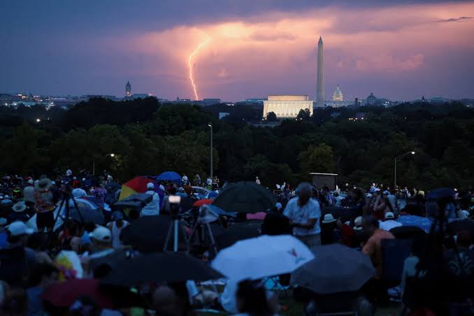 Trump vows to deliver 250th anniversary speech despite storms - CHOSUNBIZ