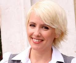 She began her acting career as a stage actress and has since appeared in several portuguese films and television programmes, mostly telenovelas. A Luta De Sofia Alves Contra O Cancro Foram Momentos Angustiantes