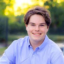 Zachary Dillon's Instagram, Twitter & Facebook