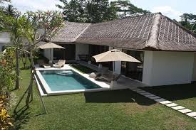 Villa mungil ini berdiri di atas tanah seluas 105 mtr2 dengan luas bangunan. Villa Candi Kecil The Luxury Bali