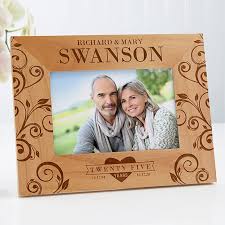 But no guy wants to unwrap a box of spoons. Best 5th Year Anniversary Gift Ideas 2021 Guide