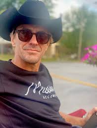 🚨Just 12 more hours to share! Winner will be announced at 6:30 pm tonight!  🚨 FREE BAND TEE GIVEAWAY! Ready to rep your favorite band in style? We're  giving away a Mission