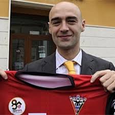 El jugador Pablo Infante, máximo goleador en la pasada edición de la Copa del Rey, ha renovado su contrato con el Mirandés. - 1340914002_extras_noticia_foton_4_0