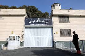 لحظه انتقال تاجزاده و قدیانی به اوین | عکس