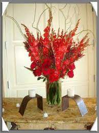 I Like This Concept But With Orange Glads Red Flower Arrangements Flower Arrangements Flower Vase Arrangements