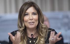 Selvaggia Lucarelli e la vacanza da incubo a Noto, botta e risposta con il  sindaco