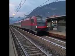 Tren De Mare Viteza Italia Youtube