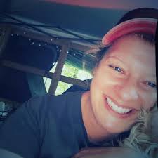 What are some recommendations for a kind and patient companion to assist an  elderly person with Alzheimer's?