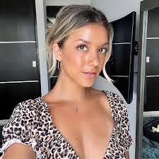 Nicole Thibodeaux's Instagram, Twitter & Facebook