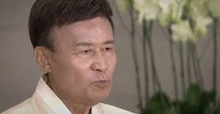 거기에 흑백사진으로 우리 어머니 사진이 나오는 거야. Az3ophl Op2pem