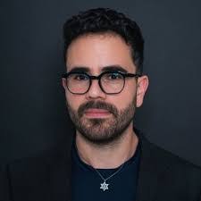 Guy Abrams's Instagram, Twitter & Facebook