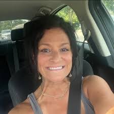 Amber Constantine's Instagram, Twitter & Facebook