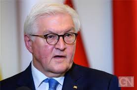 Encouraging and warm, calling for solidarity and patience, talking about hope for the future and thanking all those people who keep the country running: Steinmeier Deutsche Haben Sich Voneinander Entfernt