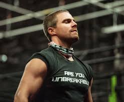 In the new starz drama, two brothers compete both inside and out of the wrestling ring. Arrow S Stephen Amell Hits The Mark With New Wrestling Show Heels