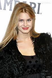 Regarder les derniers films en streaming français 100% gratuit, en version vf et vostfr, streaming complet, gratuit et français. Vanessa Hessler La Bombe D Asterix Et Obelix En 20 Renversantes Photos Puretrend