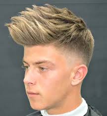 That distinction between longer hair on the top, a taper fade style, and then the longer hair on the beard always looks very masculine. 9 Classic High And Low Taper Haircuts For Men 2021