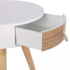 Vous cherchez une table de chevet pour enfant ? Table De Chevet Nora Blanche Table Eminza