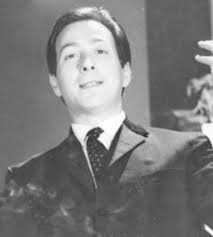 Βιογραφίες παλαιών ελλήνων ηθοποιών - Ο Γιώργος Τσιτσόπουλος (1929 - 24  Απριλίου 2006) ήταν Έλληνας ηθοποιός. Γεννήθηκε στην Αθήνα και τελείωσε τη  Δραματική Σχολή του Θεάτρου Τέχνης. Ξεκίνησε τη θεατρική του καριέρα