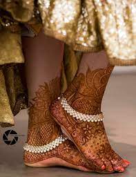 Ezwed Has Everything A South Indian Bride Needs To Plan Her Dream Wedding Wedding Ideas Inspiration From Rea Bridal Anklet Payal Designs Silver Anklet Designs