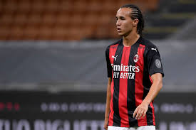 Tegola dell'ultima ora per i rossoneri che perdono franck kessie: Ac Milan Will Sell Out Of Favour Left Back To Dinamo Moscow After Two Consecutive Loans The Ac Milan Offside