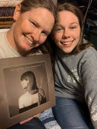 Dustin Troxell's Instagram, Twitter & Facebook