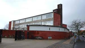 Skolen ved sundet består af en normalskole og en specialklasserække kaldet friluftsskolen. Skolen Ved Sundet Kobenhavn Lex Dk Trap Danmark