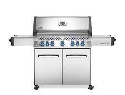 The grill doctor offers design and installation services for your outdoor kitchens, gas logs, or grill setup in north carolina areas. Grill Und Gasgrill Shop Mit Grillzubehor Und Grillfachgeschaft In Munchen