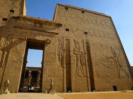 O Magnifico Templo Antigo De Horus Em Edfu No Egito Mairon Pelo Mundo