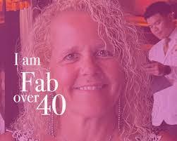 Robin Hoey's Instagram, Twitter & Facebook