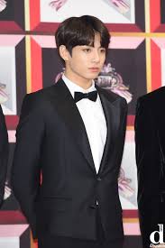 Astro eunwoo, bts v, exo sehun, and more were chosen by plastic surgeons as male idols with the best faces that everyone desires! Jungkook Vs Sehun Can You Believe That They Are The Youngest Maknae Korea Dispatch