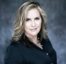 Marcy Cole's Instagram, Twitter & Facebook