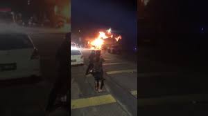 Maybe you would like to learn more about one of these? Terkini Sebuoh Rumoh Terbakar Di Jalan Kelonchor Depe Sekoloh Sjk C Chung Hwa Kota Bharu Terb Youtube
