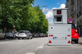 Zu schnelles fahren wird durch ein höheres bußgeld und einen monat fahrverbot mit dem neuen bußgeldkatalog kann es da schnell zu einem fahrverbot kommen. Neuer Bussgeldkatalog Harte Regeln Und Drakonische Strafen Mannersache