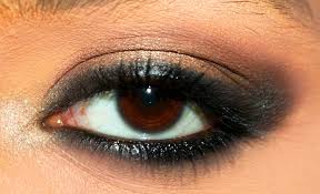 You should see his eyes mom. tanuja added that her daughter had admitted that she is in love with ajay. Kajol Inspired Eye Makeup Tutorial With Detailed Steps And Pictures