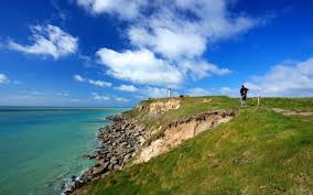 Pas De Calais Sous Le Ciel Du Nord La Terre Est Un Jardin En 2020 Calais Ambleteuse Paris Plage