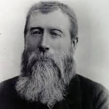 How to connect with distant Icelandic relatives during travel to Iceland?