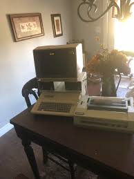 Although it is a vast improvement over the apple i, it contains the same processor and runs at the same speed. Apple Iie With Dual Floppy Drives And Dot Matrix Printer Dual Level Stand I Can T Find Anywhere And A Custom Dust Cover Seems To Work Is It Worth Anything Vintageapple