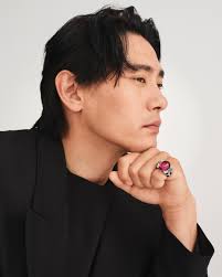 Sometimes abstract, sometimes figurative, the latest Nature Sauvage High  Jewelry collection inspires actor Teo Yoo to create a subtle repertoire of  wildly elegant expressions. bit.ly/3Uxbz3X