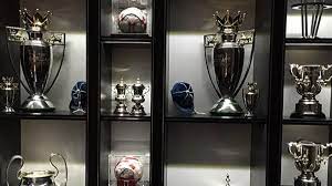Ontdek de perfecte stockfoto's over john terry trophy en redactionele nieuwsbeelden van getty images kies uit premium john terry trophy van de hoogste kwaliteit. Chelsea S John Terry Posts Image Of His Trophy Cabinet Eurosport