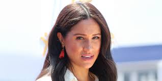 Bus driver helps braid 11-year-old girl's hair every day after she lost her  mother