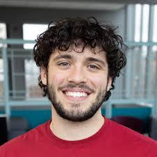 Alison Freund's Instagram, Twitter & Facebook