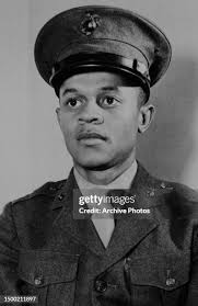 447 fotos e imágenes de alta resolución de Perry Howard