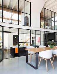Une Ancienne Tannerie Renovee Avec Style Decouvrirdesign Maison Architecture D Interieur Cuisine Verriere
