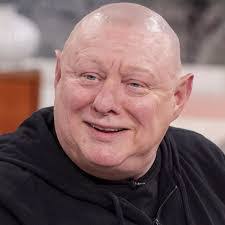 Sean Ryder's Instagram, Twitter & Facebook