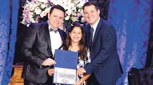 Takam fought three times in 2015, defeating marcelo luis nascimento and michael sprott by knockout and george arias by unanimous decision in an eight round bout. Dr Carlos Nascimento Filho Recebe Premio Qualidade Total Como Dentista Do Ano Folha De Cianorte