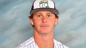 Llega Harrison Francis por un lugar en la rotación