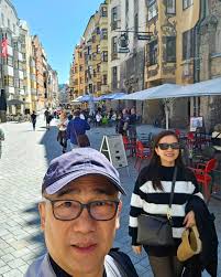 Snippets of our diy day tour at the Old Town Innsbruck. Check out the  Golden Roof behind me “The Goldenes Dachl or Golden Roof is a landmark  structure located in the Old