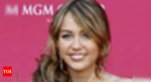 Miley Cyrus loses teen queen crown